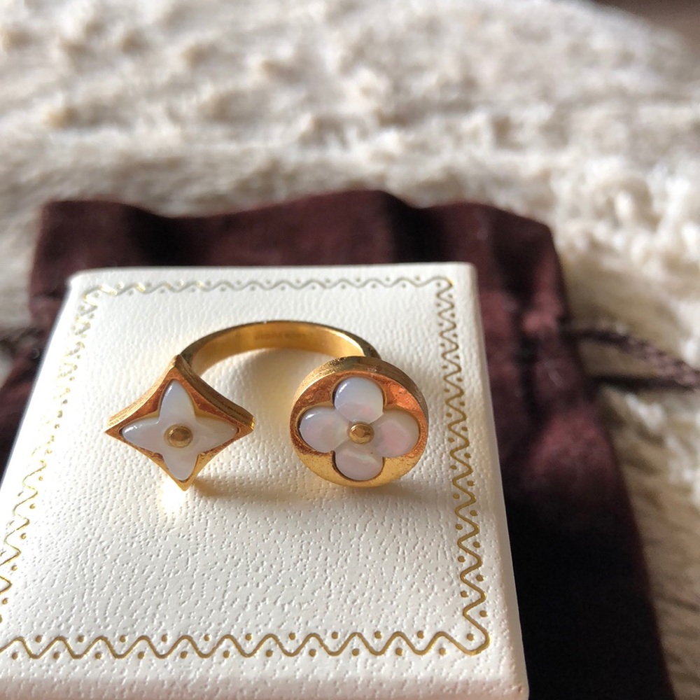 Louis Vuitton ring